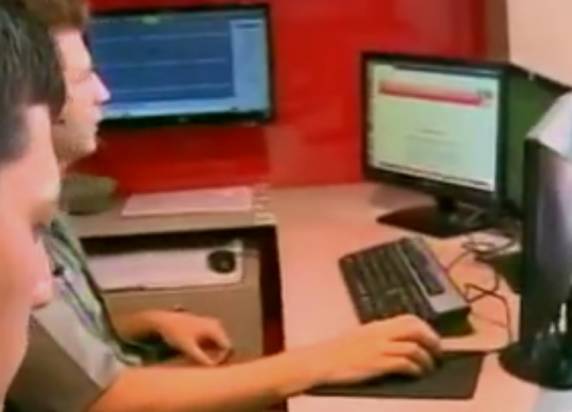 Bombeiros salvam vida de bebê de 10
dias por telefone em Erechim, RS - foto 5