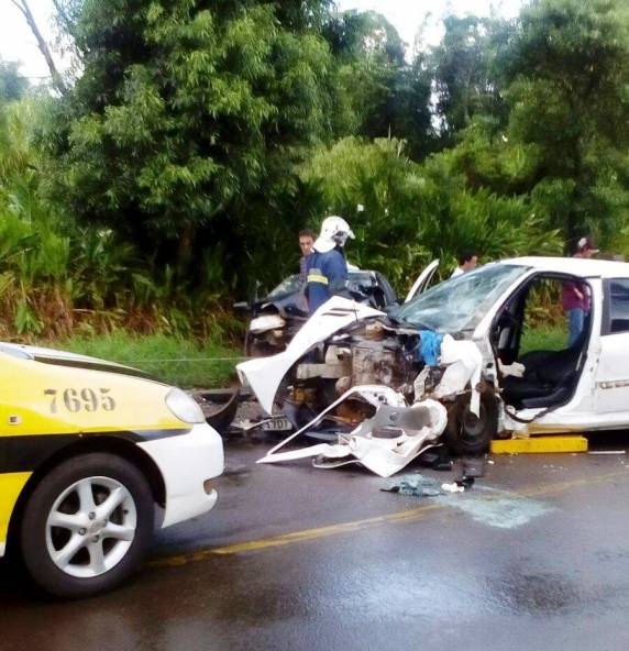 Acidente na PR 170 deixa feridos graves - foto 2