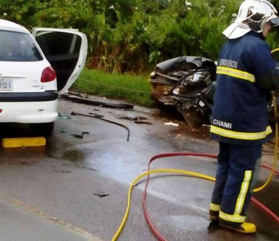 Acidente na PR 170 deixa feridos graves - foto 3