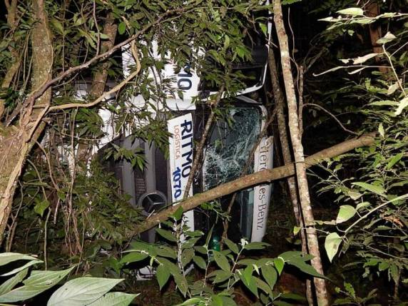 Acidente entre caminhão e automóvel na BR 285 em Panambi - foto 2