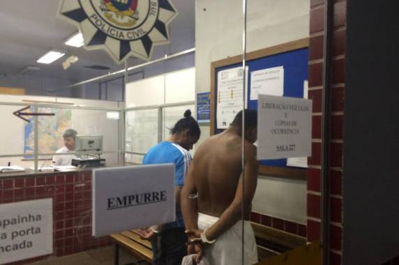 Mulher foi morta por ter chorado após assalto, no Centro da Capital - foto 2