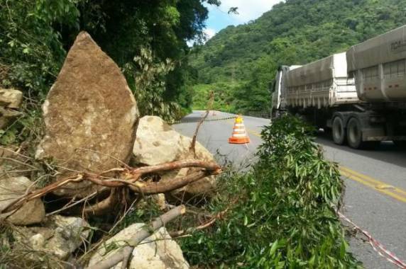 Fluxo entre Campo Alegre e Joinville segue interditado