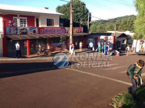 Motociclista fica ferido em violenta colisão em Xanxerê
- foto 2