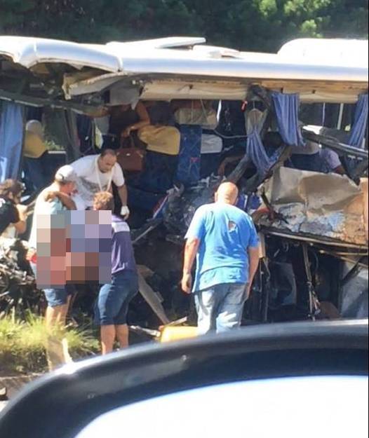 Colisão entre ônibus da Reunidas e caminhão em Campos Novos com 4 mortes - foto 2