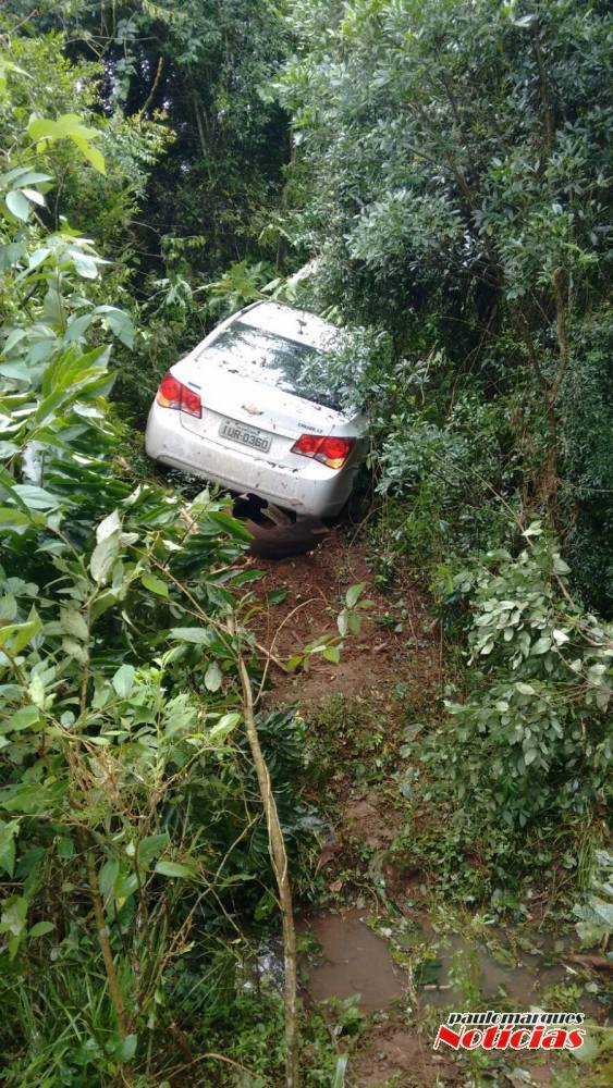 Motorista fica ferido em saída de pista na BR 472 em Santo Cristo - foto 2