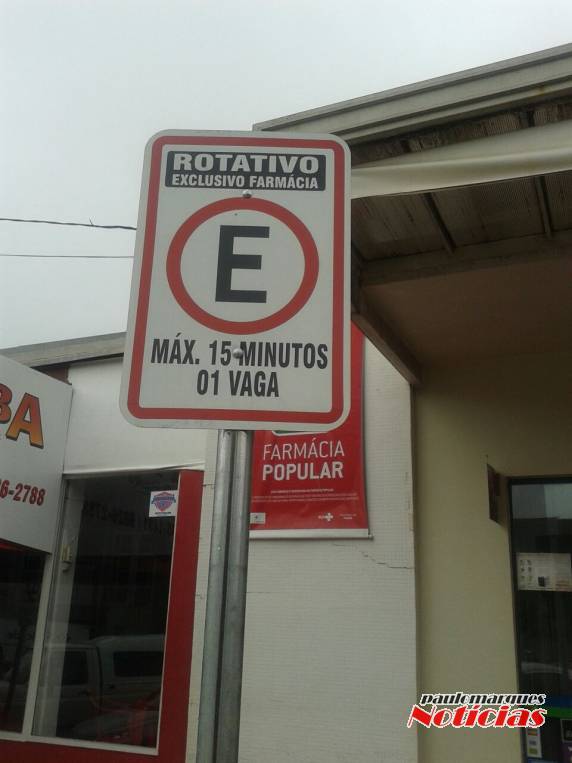 Havendo denúncia ou presença de um policial o veículo poderá ser recolhido e o 

motorista autuado