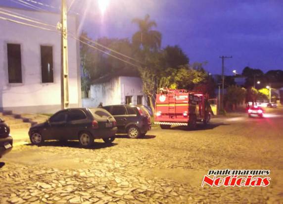 Bombeiros combatem princípio de incêndio em Três de Maio - foto 5