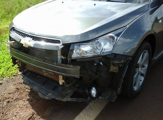 Motocicleta e automóvel se envolveram em acidente no trevo de Roque Gozales - foto 2