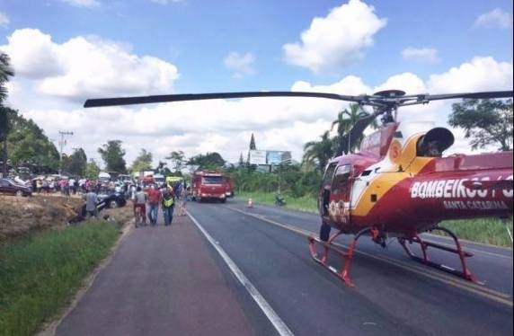 Acidente na BR-470
resulta em morte em Indaial-SC - foto 3
