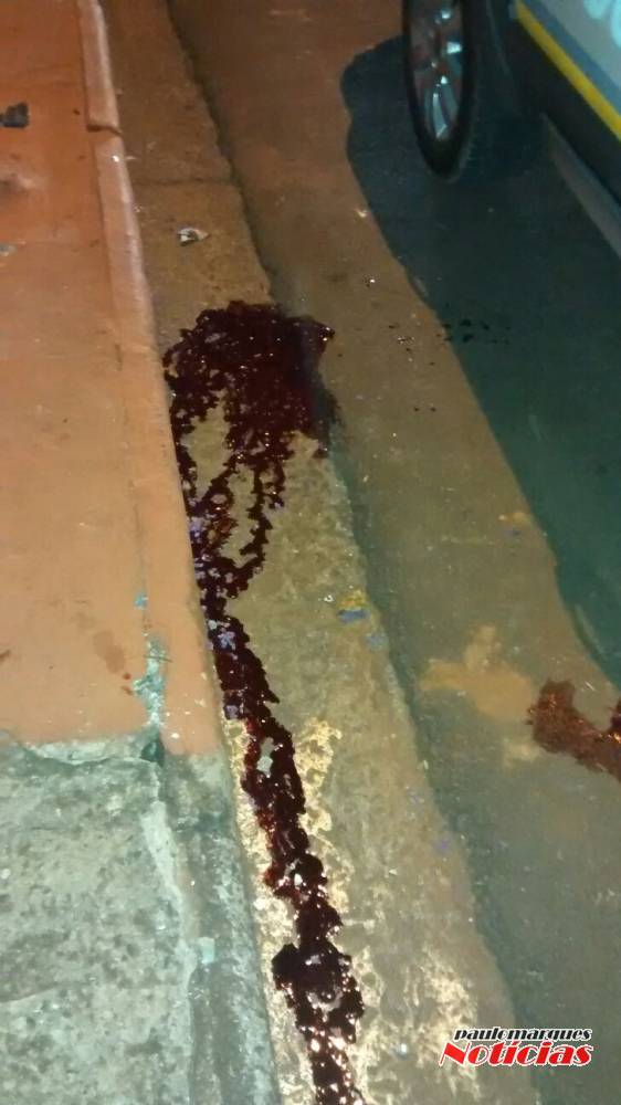 Mulher fica ferida com gravidade depois de bater com motocicleta em um poste, no centro de Ijuí - foto 3