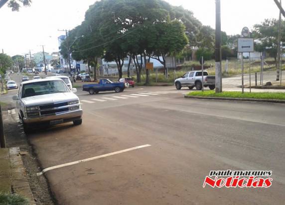 VÍDEO: Confusão no trânsito na Av. Senador Alberto Pasqualini em Três
de Maio - foto 5