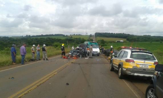 Acidente deixa uma vítima fatal e quatro feridos em Passo Fundo - foto 4