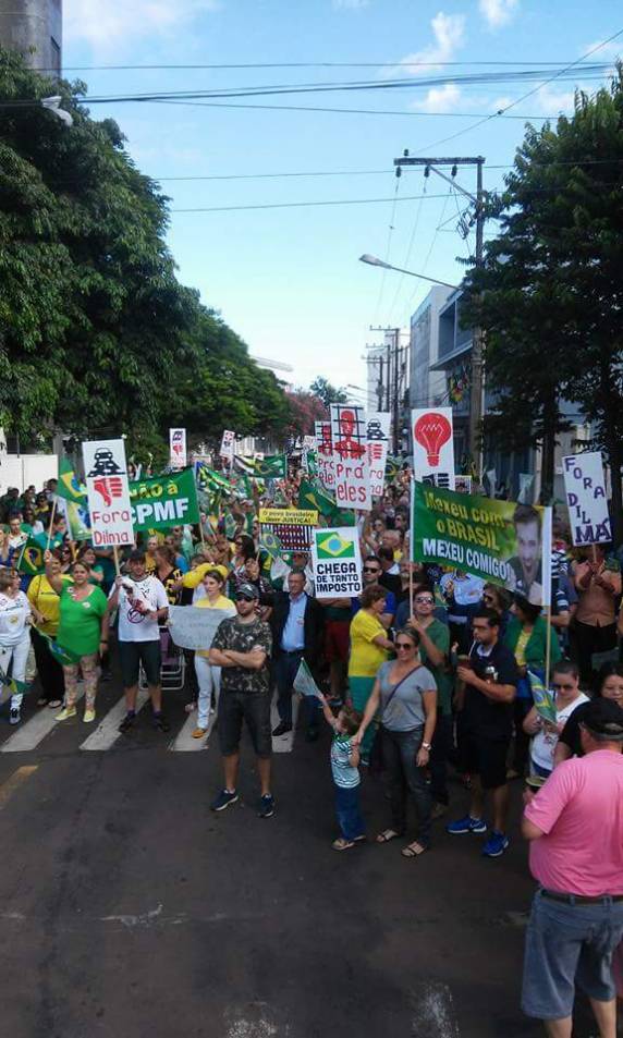 Protestos marcam o domingo em
todo o País - foto 4