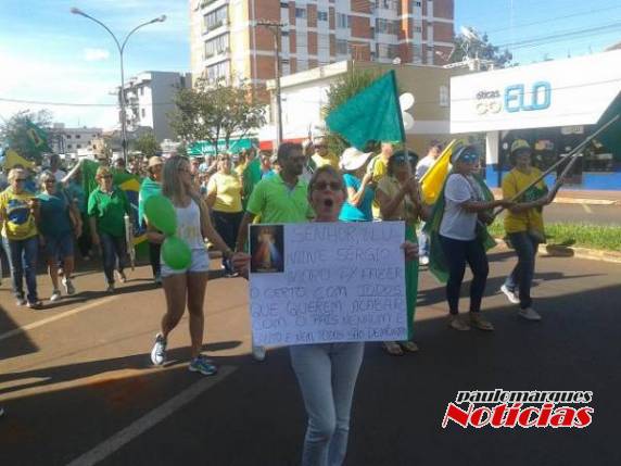 Três de Maio também teve protesto contra a corrupção - foto 3