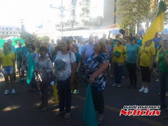 Três de Maio também teve protesto contra a corrupção - foto 2