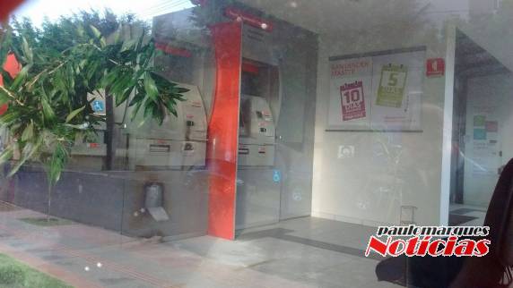 Tentativa de arrombamento no Santander de Horizontina - foto 3