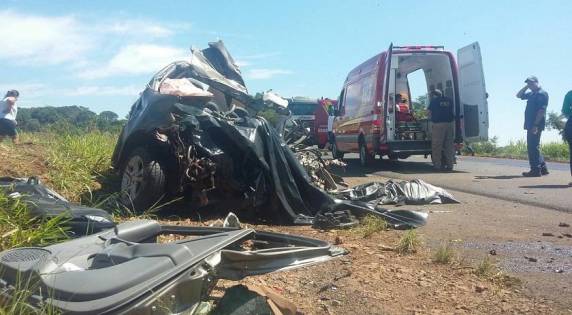 Veículo teria invadido a pista contraria