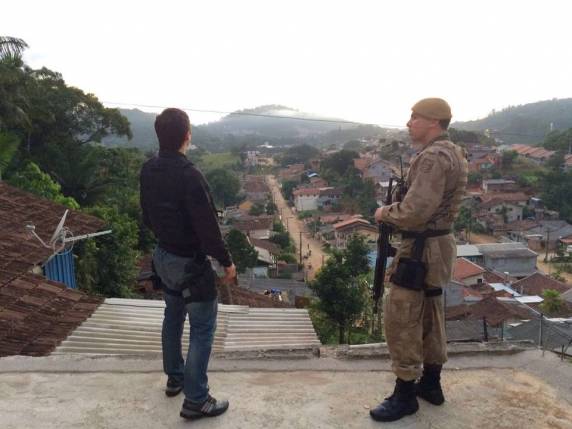 Polícias Civil e Militar cumprem mandados de busca e apreensão na região Norte de Blumenau - foto 4