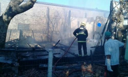 Incêndio atinge residência em Humaitá - foto 4
