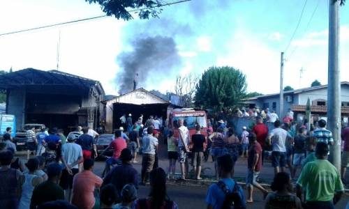 Incêndio atinge residência em Humaitá - foto 3