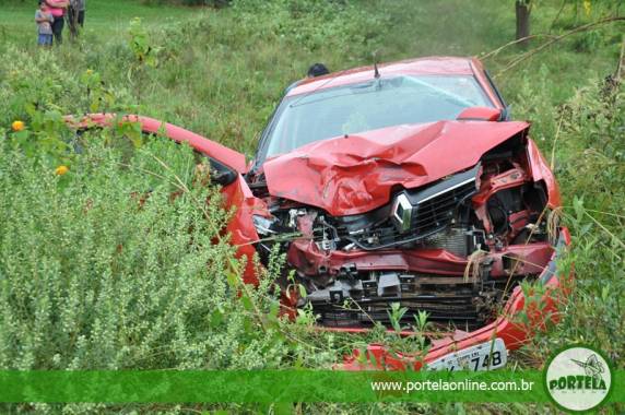 Colisão entre automóvel e caminhão resulta em dois feridos
na RS 330 em Redentora - foto 3