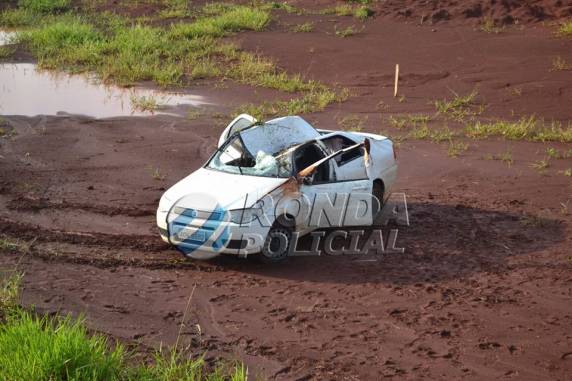 Capotamento é registrado a margem da BR-282 em Pinhalzinho - foto 4