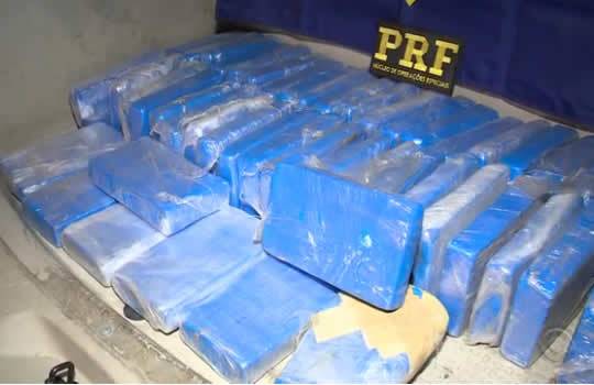 PRF apreende 427 kg de maconha e 52 kg de cocaína pura na BR-101 - foto 4