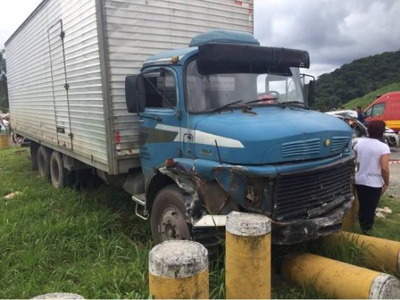 Mulher de 20 anos morre em acidente de trânsito no Km 40 da BR-470 em Gaspar - foto 2