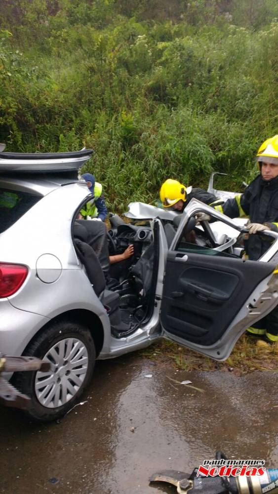 Acidente entre dois carros deixa sete
feridos na Rodovia Antônio Heil, em Itajaí - foto 4
