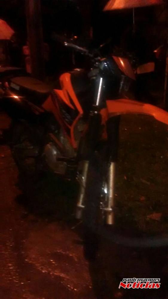 VÍDEO: piloto e carona de motocicleta
ficam feridos em acidente em Ijuí - foto 5