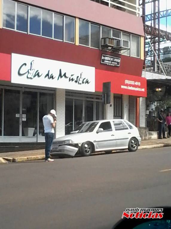 Motociclista fica ferido depois de uma colisão no centro de Ijuí - foto 3