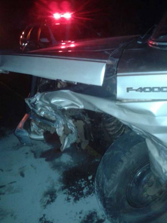 Colisão frontal deixa três feridos em Palmitos-SC - foto 2
