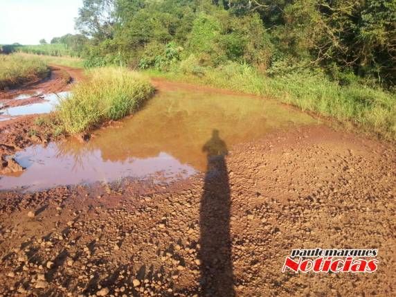 Depois da 

chuva a água fica acumulada por vários dias