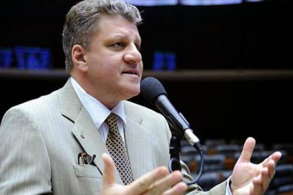 Políticos foram denunciados por recebimento de vantagens indevidas