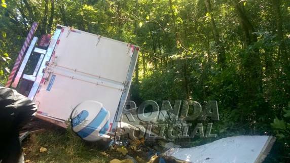Caminhoneiro de Santo Cristo se envolve em grave acidente de trânsito na BR-153 - foto 2