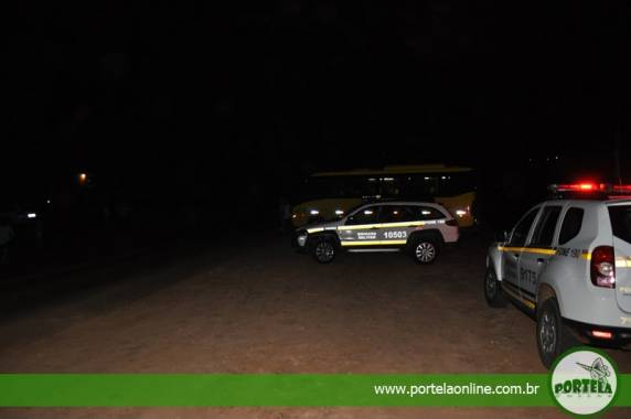 Micro-ônibus com universitários e carro colidem na RSC-472 em Tenente Portela - foto 3