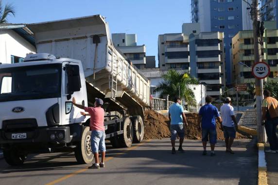 Ponte é interditada no bairro Centro, em Itapema-SC - foto 2