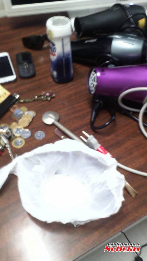 Polícia Civil de Três de Maio cumpre mandado e apreende drogas e objetos de origem de furtos - foto 3