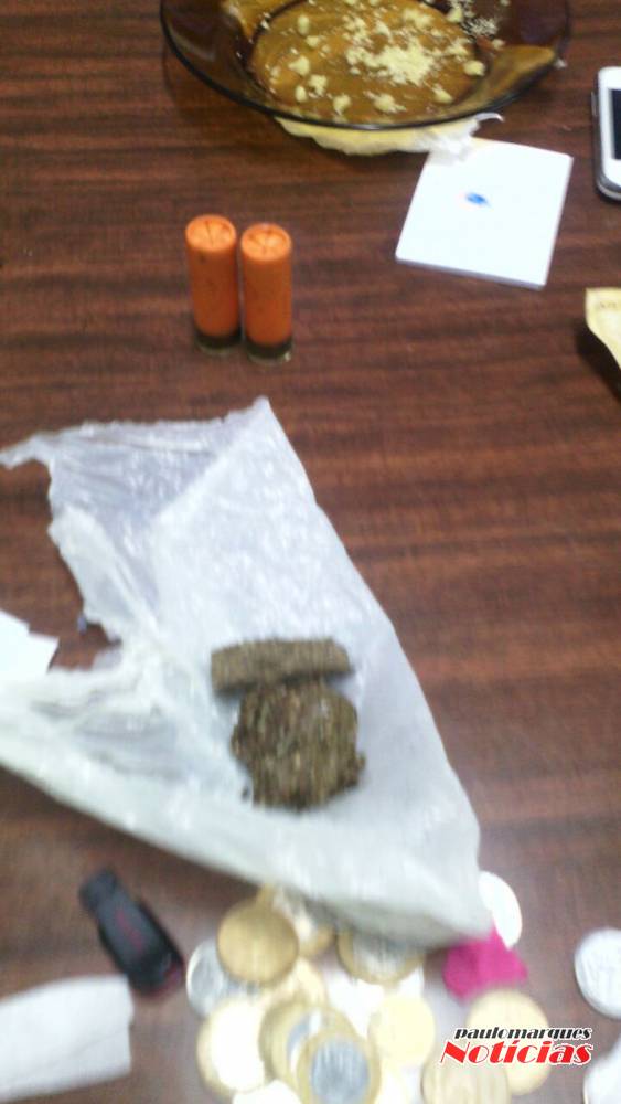 Polícia Civil de Três de Maio cumpre mandado e apreende drogas e objetos de origem de furtos - foto 2