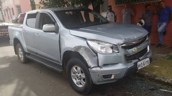 Três carros sofrem danos em acidente de trânsito causado por homem embriagado em Santiago - foto 5