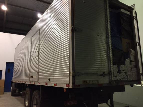 Receita Federal apreende caminhão transportando cigarros em Biguaçu/SC - foto 2