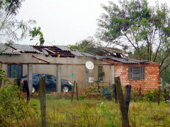 Temporal causou danos em São Francisco de Assis - foto 3