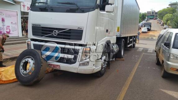 Mulher morre esmagada por rodado de carreta no centro de Pinhalzinho-SC - foto 3