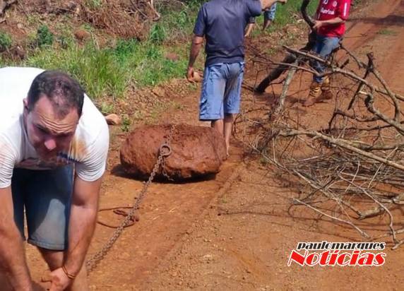 Munícipes de Inhacorá reclamam de
falta de manutenção em estrada do interior - foto 2