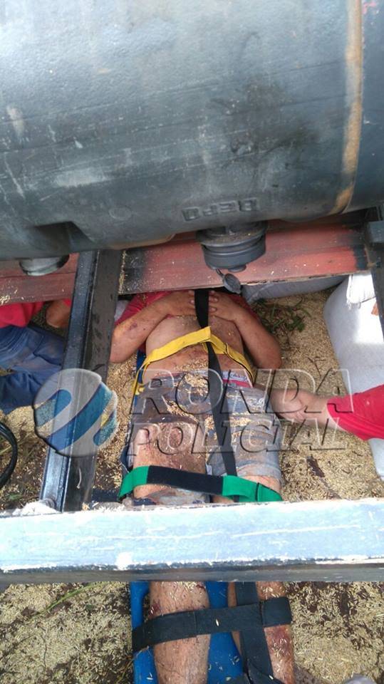 Adolescente morre e outros dois ficam gravemente feridos em capotamento na SC-484, em Chapecó - foto 4