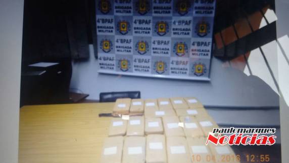 Homem é preso pela Brigada Militar com 20 tijolos de maconha, em Alecrim - foto 3