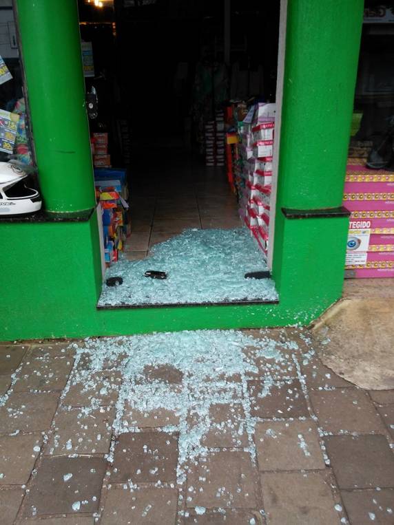 Ladrão é filmado furtando em loja em Carazinho - foto 3