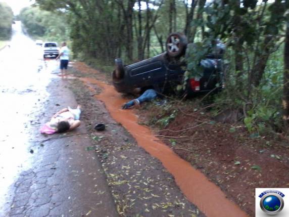 Excesso de chuva e buracos motiva acidente na ERS 324 em Nonoai - foto 2