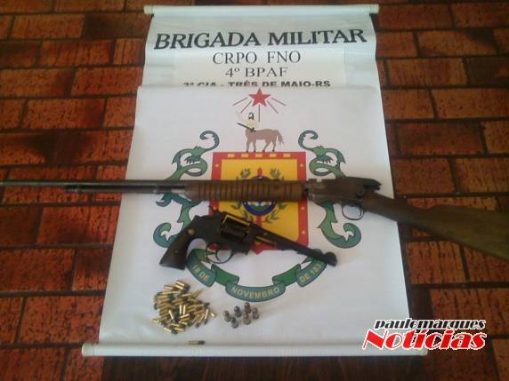Brigada Militar localiza armas na casa da mãe de
traficante que está foragido, em Três de Maio - foto 3
