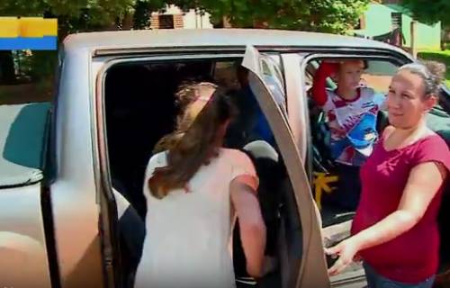 Sem transporte escolar, pais se revezam para levar filhos à aula em Independência - foto 2